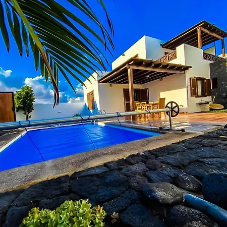 Individual Villa With Solar Heated Pool Villa *