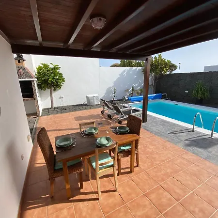 Individual Villa With Solar Heated Pool Playa Blanca (Lanzarote)